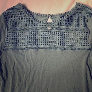 Cute quarter sleeve top!